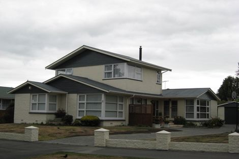Photo of property in 42 Burnside Crescent, Burnside, Christchurch, 8053