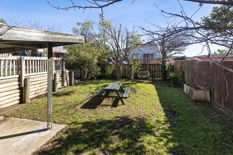 Photo of property in 5 Kinloch Place, Papakowhai, Porirua, 5024