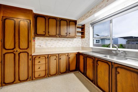 Photo of property in 6 Manse Street, Hawera, 4610