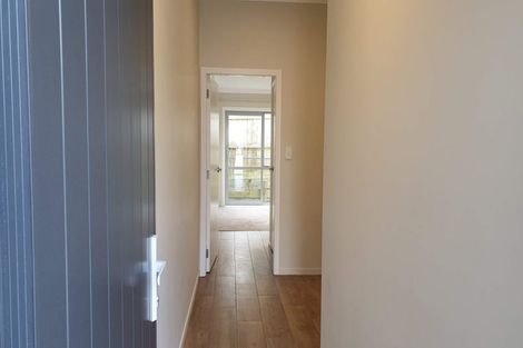 Photo of property in 9/19 Collins Avenue, Tawa, Wellington, 5028