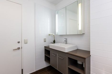 Photo of property in 306/7 Humber Street, Pandora, Napier, 4110