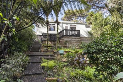 Photo of property in 15 York Road, Titirangi, Auckland, 0604