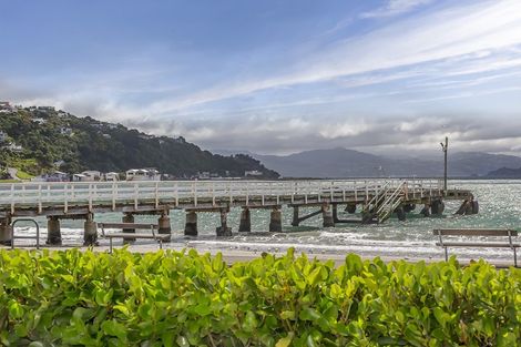 Photo of property in 69 Marine Parade, Seatoun, Wellington, 6022