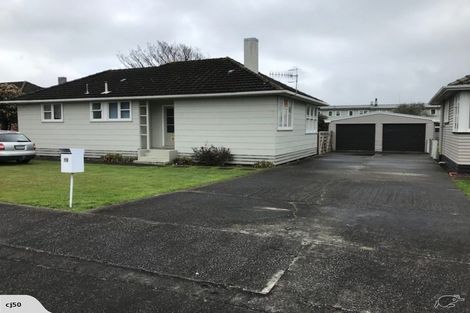 Photo of property in 19 Holland Crescent, Bulls, 4818