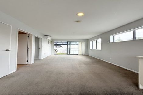 Photo of property in 16 Normandy Place, Henderson, Auckland, 0610