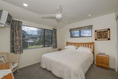 Photo of property in 1 Hardy Place, Cooks Beach, Whitianga, 3591