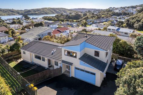 Photo of property in 5 Kinloch Place, Papakowhai, Porirua, 5024