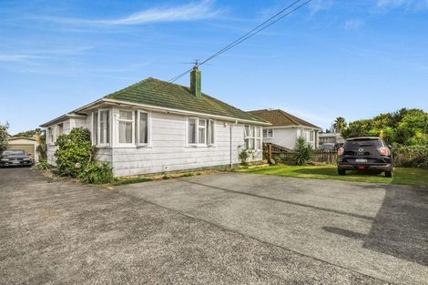 Photo of property in 15 Arimu Road, Papakura, 2110