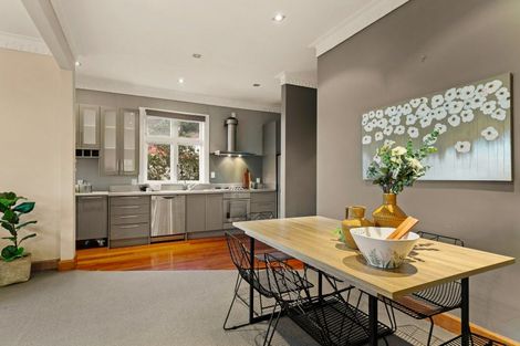 Photo of property in 108 Grafton Road, Roseneath, Wellington, 6011