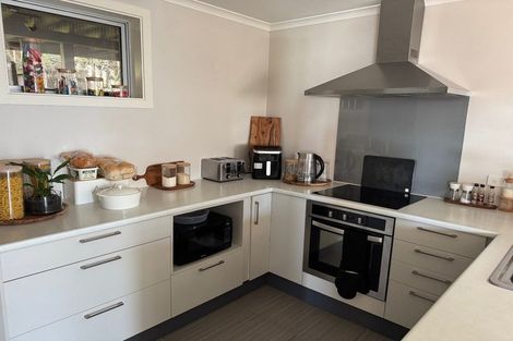 Photo of property in 29 Eskdale Road, Papakowhai, Porirua, 5024
