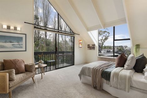 Photo of property in 29 Eastcliffe Road, Castor Bay, Auckland, 0620