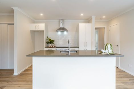 Photo of property in 11a Hall Grove, Ebdentown, Upper Hutt, 5018