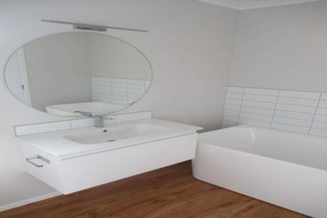 Photo of property in 1 Desert Gold Lane, Wallaceville, Upper Hutt, 5018