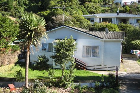Photo of property in 165 Newlands Road, Newlands, Wellington, 6037
