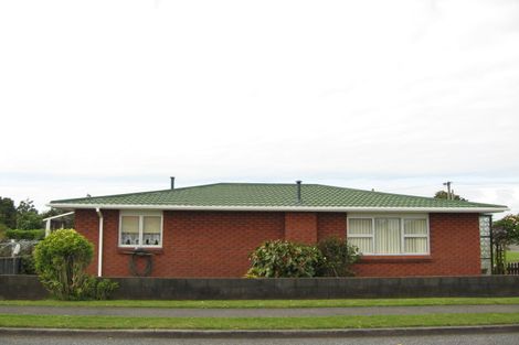 Photo of property in 46 Omata Road, Marfell, New Plymouth, 4310