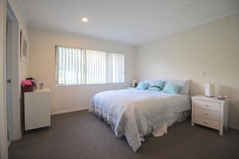 Photo of property in 4a Roberts Road, Matakatia, Whangaparaoa, 0930