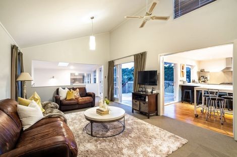 Photo of property in 32 Le Roy Terrace, Birkenhead, Auckland, 0626