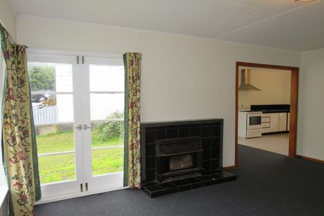 Photo of property in 43 Cardiff Crescent, Cannons Creek, Porirua, 5024