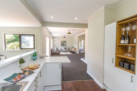 Photo of property in 19 Cecil Road, Tawa, Wellington, 5028