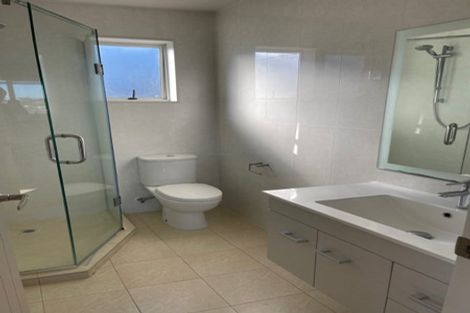 Photo of property in 18 Mulroy Place, Pinehill, Auckland, 0632