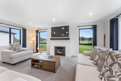 Photo of property in 18 Ranfurly Road, Pahiatua, 4984