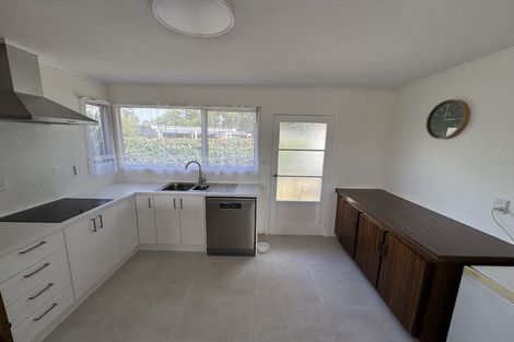Photo of property in 7 Sykes Avenue, Hatfields Beach, Orewa, 0931