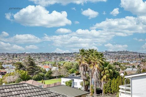 Photo of property in 1/17 Cambric Place, Botany Downs, Auckland, 2010