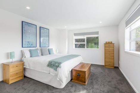 Photo of property in 91f Wade River Road, Stanmore Bay, Whangaparaoa, 0932