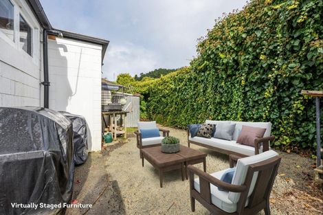 Photo of property in 68 Pinehaven Road, Pinehaven, Upper Hutt, 5019