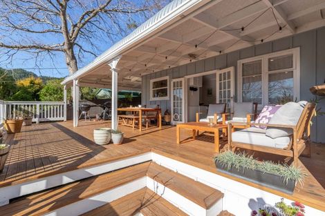 Photo of property in 124 Wyndham Road, Pinehaven, Upper Hutt, 5019