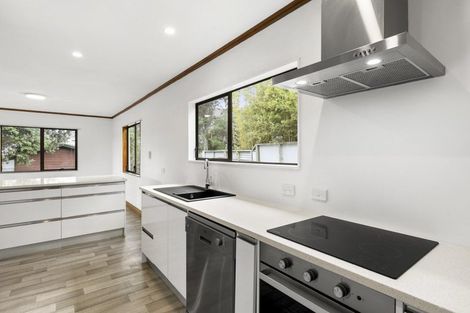 Photo of property in 1 Francis Curtis Avenue, Blockhouse Bay, Auckland, 0600