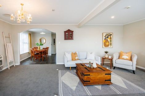Photo of property in 9 Bristol Crescent, Roslyn, Palmerston North, 4414