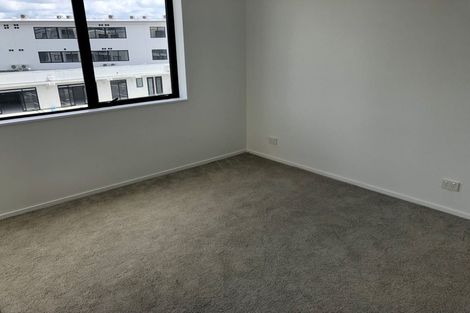 Photo of property in Apollo Apartments, 201/46 Rosedale Road, Rosedale, Auckland, 0632