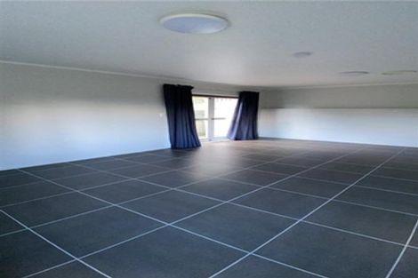 Photo of property in 1b Montana Avenue, Murrays Bay, Auckland, 0630