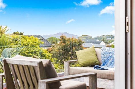 Photo of property in 2/5 Hauraki Road, Hauraki, Auckland, 0622