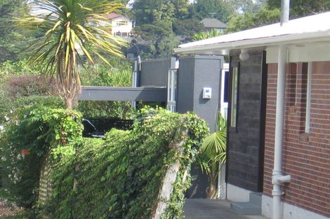 Photo of property in 2/42 Mahara Avenue, Birkenhead, Auckland, 0626