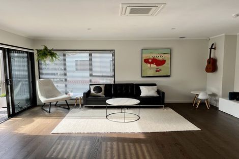 Photo of property in 1/8 Commodore Parry Road, Castor Bay, Auckland, 0620