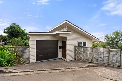 Photo of property in 67 Roseneath Terrace, Roseneath, Wellington, 6011