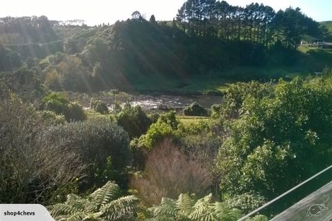 Photo of property in 13 Lindaver Grove, Merrilands, New Plymouth, 4312