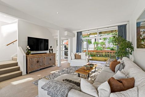 Photo of property in 6l Carlton Gore Road, Grafton, Auckland, 1023