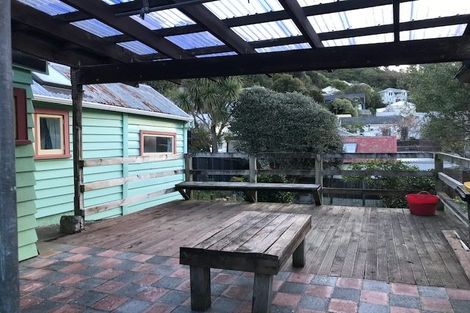 Photo of property in 8 Honiana Te Puni Street, Aro Valley, Wellington, 6021