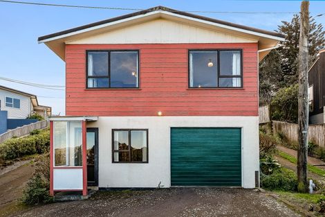 Photo of property in 37a Whanake Street, Titahi Bay, Porirua, 5022
