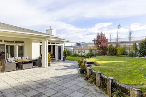 Photo of property in 25 Magnolia Rise, Waipahihi, Taupo, 3330