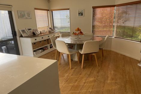 Photo of property in 43 Ponderosa Drive, Oteha, Auckland, 0632