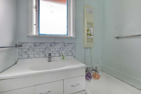 Photo of property in 15b Miro Street, Merrilands, New Plymouth, 4312