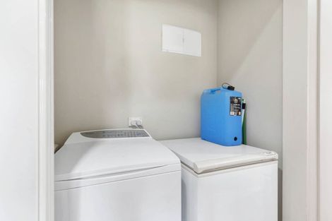 Photo of property in 12a Midvale Place, Burswood, Auckland, 2013