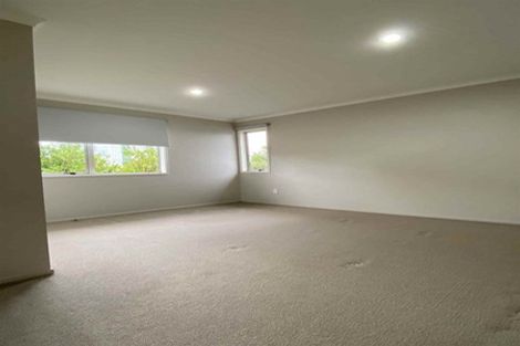 Photo of property in 5 Canyon Drive, Oteha, Auckland, 0632