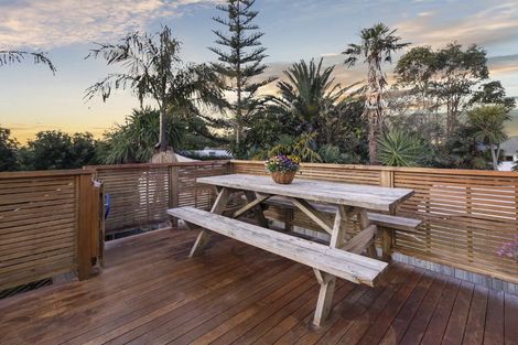 Photo of property in 1/66 Verran Road, Birkdale, Auckland, 0626