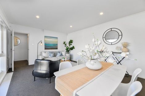 Photo of property in 28 Matuhi Rise, Henderson, Auckland, 0612