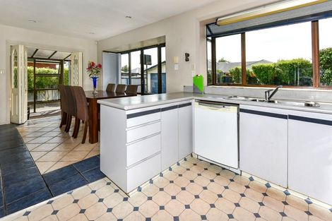 Photo of property in 65 Farquhars Road, Redwood, Christchurch, 8051